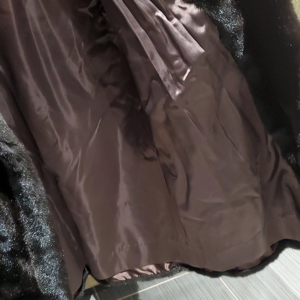 VINTAGE TISSAVEL OF FRANCE BROWN VEGAN FAUX FUR SHORT COAT FRENCH FRANCE MOBWIFE - Picture 4 of 11